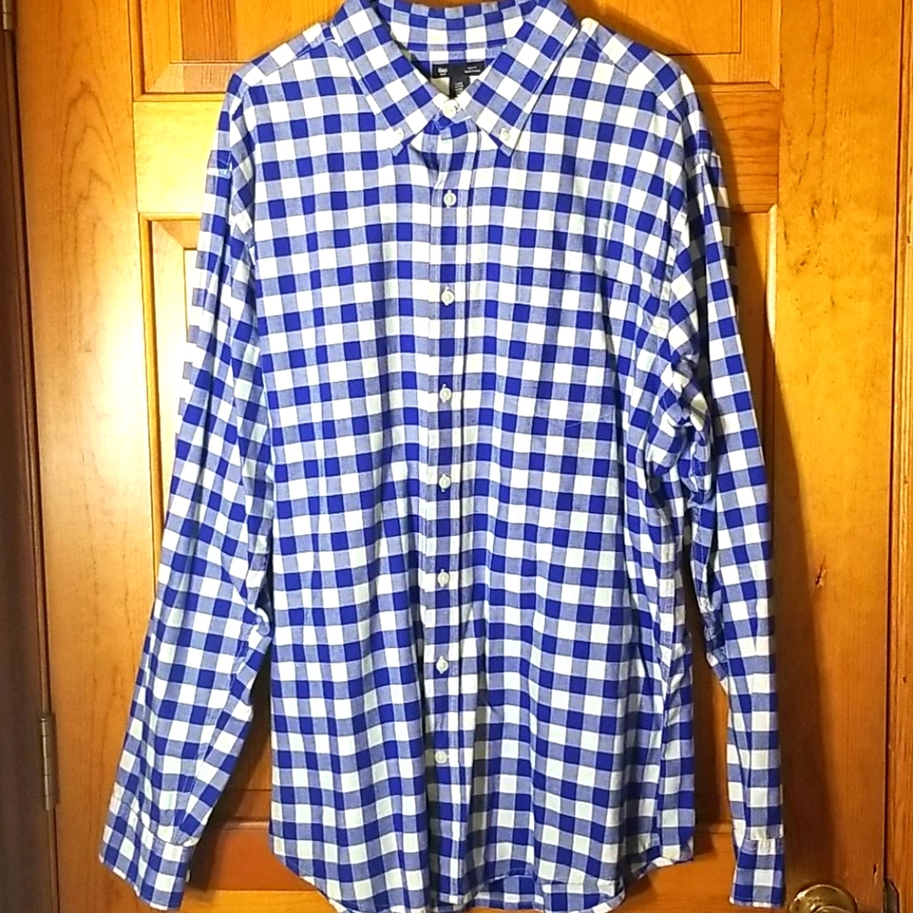 GAP BUTTON UP LONG SLEEVED
